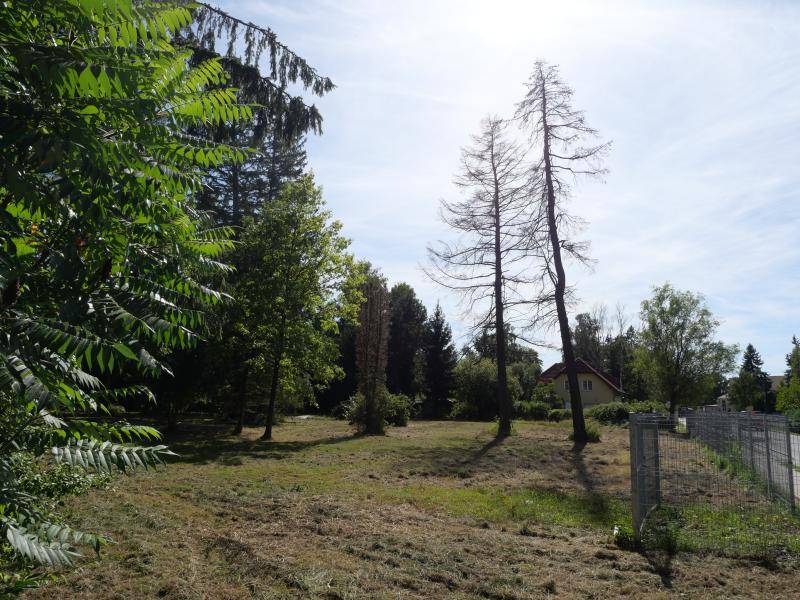 Stavební pozemek v obci Mukařov o výměře 1.500m2 pro stavbu rodinného domu nebo dvojdomu